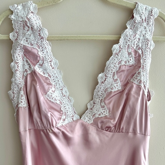 Le Lis Collection Satin and Lace Trim Mini Dress, Size Medium, Pink, NWT - Picture 8 of 16